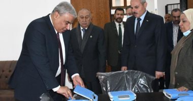 رئيس جامعة القناة يشهد تخريج الدفعة الأولى من المنح الدراسية لنظم المعلومات