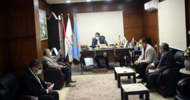 وكيل "تعليم الغربية" يطلق مبادرة "يلا صيانة" لصيانة المقاعد بمدارس المحافظة