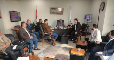 محافظة بنى سويف تبحث الخطوات العملية لتنفيذ مشروع النقل الجماعى