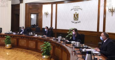 رئيس الوزراء يتابع موقف طرح عدد من الشركات ومحطات تحلية المياه بالبورصة
