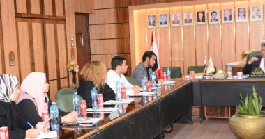 تعرف على اجتماع نائب رئيس جامعة أسيوط بأعضاء اللجنة العليا لاتحاد الطلاب