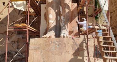 استكمال ترميم تمثال الملك تحتمس الثانى بالكرنك بوزن 65 طنا لعرضه للجمهور قريبا