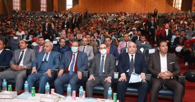 نائب محافظ سوهاج ورئيس الجامعة يشهدان الحفل الختامى لمعسكر كلية التربية الرياضية