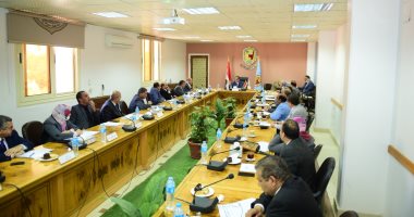 رئيس جامعة سوهاج ينقل توجيهات رئيس الجمهورية بدعم البحث العلمي ورعاية الموهوبين
