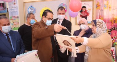 وكيل تعليم الغربية يفتتح معرض نتائج العام الجديد بإدارة شرق طنطا التعليمية