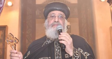 البابا تواضروس الثانى يطيب جسد القديس يحنس كاما فى دير السريان