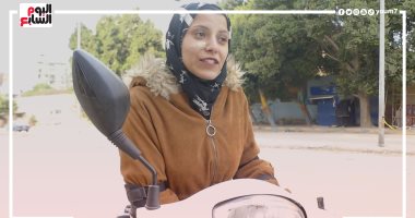 شاهد حكاية منى أول فتاة من ذوى الهمم تتعلم قيادة اسكوتر