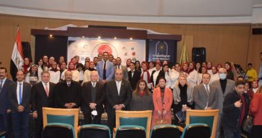 رئيس جامعة حلوان يفتتح معرض "قول لا للفساد" علي هامش "اليوم العالمي لمكافحة الفساد"