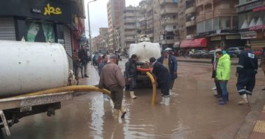 سقوط أمطار غزيرة على مناطق بالبحيرة ورفع حالة الطوارئ.. لايف وصور