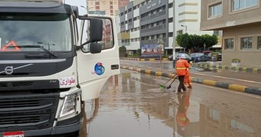 مياه القليوبية تنتهى من أعمال رفع تجمعات مياه الأمطار بعد ليلة شتوية.. صور