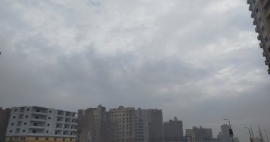 طقس سيئ وسماء ملبدة بالغيوم بعد هطول أمطار أمس بالغربية.. لايف