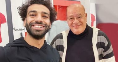 صلاح عبد الله فى صورة تجمعه مع محمد صلاح بالفوتوشوب: "أسعدتوني فى فيمتو ثانية"