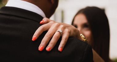 "بلاش أفورة".. المبالغة فى إظهار الحب أحيانا تسبب الطلاق لهذه الأسباب 