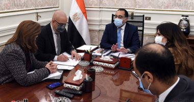 رئيس الوزراء يوجه بدراسة إمكانية تملك المتزوجين حديثا وحدات مفروشة بالإيجار