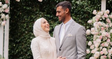 أحمد ياسر ريان يشارك جمهوره بصور خطوبته على علياء الزنوكى