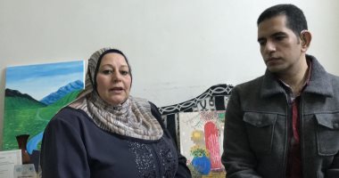 محمد شاب من ضعاف السمع فى الغربية يبدع فى الرسم تحدى التنمر وحصد الجوائز