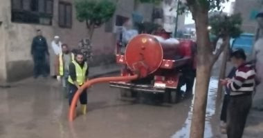 مياه القليوبية تبدأ في التعامل لرفع تراكمات مياه الأمطار بالشوارع والأنفاق