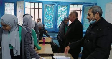 انتظام الدراسة وحضور الطلاب فى المدارس وسط متابعة مديريات التعليم.. صور