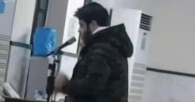بعد اعتزاله الفن.. أدهم نابلسى إماما للمصلين فى مسجد بصلاة العشاء "فيديو"