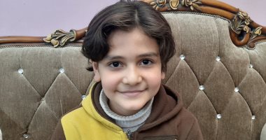 الطفل الملاك.. محمد هانى تعلم لغة الإشارة للتواصل مع والديه.. والدته: ابنى حلقة الوصل بينى وبين أسرتى وأخواته البنات.. المدرسة تستعين به لتقديم أغانٍ وطنية للأطفال بلغة الإشارة.. ومثله الأعلى الدكتور مجدى يعقوب