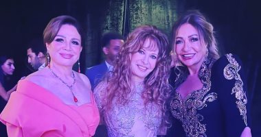ليلى علوى تحتفل بعيد ميلاد الثنائى إلهام شاهين ونيللى