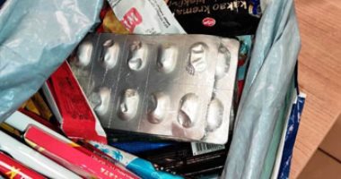 ضبط راكبين حاولا تهريب مستحضرات تجميل وأدوية باهظة الثمن بمطار القاهرة
