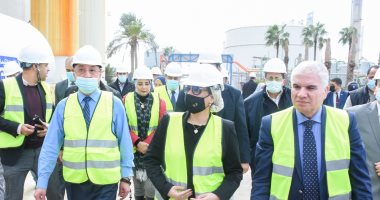 محافظ الإسكندرية ووزيرة البيئة يتفقدان منشآت صناعية.. اعرف التفاصيل "صور"
