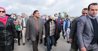 على هامش زيارتها للبحيرة.. وزيرة البيئة تتفقد محطة المناولة الوسيطة بكفر الدوار