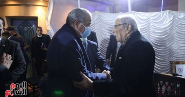 وزير التموين ومحافظ القاهرة يشاركان فى مراسم عزاء ابنة نقيب المحامين