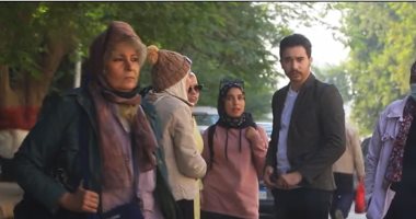 خطيبها كسرها فى الشارع لما اكتشف إنها بتبيع مستحضرات تجميل.. حلقة جديدة مع "الحلزومة"