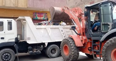 رفع 40 طن قمامة وتراكمات صلبة فى حملات نظافة شاملة بأحياء الأقصر.. صور