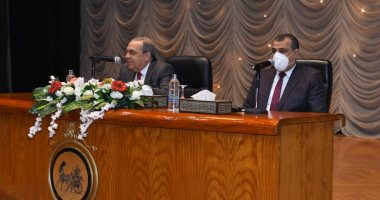 وزير الإنتاج الحربى يكرم عددا من الشركات لتحقيقها إنجازات فنية ومالية