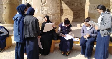 قصر الثقافة ينظم ورشة فنون تشكيلية بمعبد الأقصر بعنوان "من هنا بدأت الحياة".. صور
