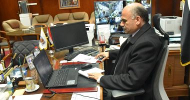 رئيس جامعة الأقصر يستعرض نشاط قطاع خدمة المجتمع وتنمية البيئة لدعم مبادرة حياة كريمة