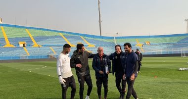 لاعبو بيراميدز يرحبون بكوبر فى الدفاع الجوى قبل ودية منتخب الكونغو
