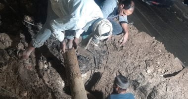 إصلاح كسر ماسورة مياه فى حى وسط بالإسكندرية