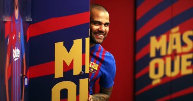 داني ألفيس يظهر مع برشلونة لأول مرة ضد ليناريس في كأس إسبانيا