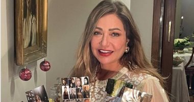بـ"تورتة" تحمل صور شخصيات أعمالها.. ليلى علوي توجه رسالة لمتابعيها
