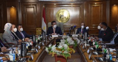 بعد توقيع وثيقة تسليم معمل ابتكار الفضاء.. اعرف دور القمر الصناعى التعليمى بـ"علوم حلوان"