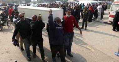أحمد عبد العزيز وجمال عبد الناصر ومنير مكرم يشاركون فى جنازة أحمد الحجار