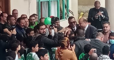 محمد مصيلحى يقدم أوراق ترشحه بانتخابات الاتحاد وزفة إسكندرانى من الأعضاء