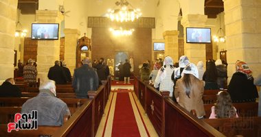 كنيسة السيدة العذراء بالمعادى تصلى قداس عيد الميلاد المجيد وسط الإجراءات الاحترازية