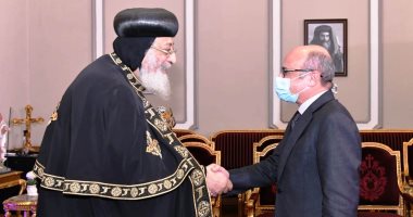 وزير العدل يهنئ البابا تواضروس بعيد الميلاد المجيد.. صور
