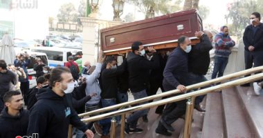 بث مباشر.. الفنانون فى جنازة الفنانة مها أبو عوف بمسجد الرحمن الرحيم