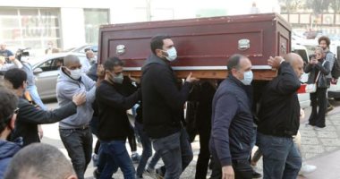 نجوم الفن يشيعون جنازة الفنانة مها أبو عوف