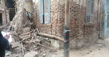 سقوط جزء من عقار بالمنصورة دون خسائر بشرية.. صور
