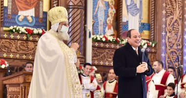 احتفاء ضخم من المواطنين بالكاتدرائية بزيارة الرئيس السيسى.. فيديو وصور