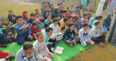 أطفال أبو رقبة بالمنوفية ينظمون مقرأة قرآن على روح محمد العربى.. فيديو