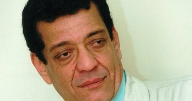 الفنان التشكيلى محمد الطراوى فى العناية المركزة.. اعرف التفاصيل  