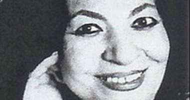الإبداع الأول.. لميعة عباس عمارة تصدر ديوان الزاوية الخالية عام 1960